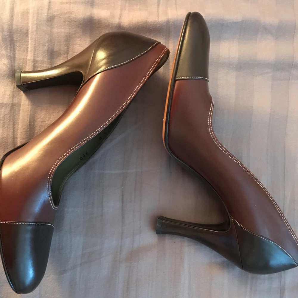 Coach Classic Heels - Picture 2 of 6